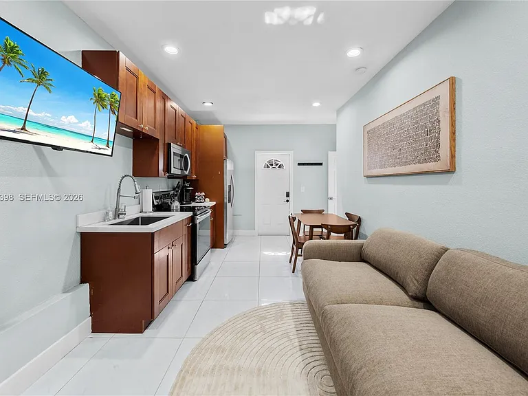 3134 Carter St #2 — Photo 4
