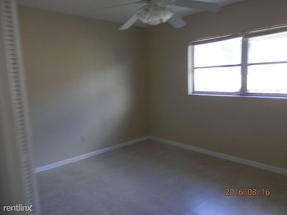 4th image of 627B 92nd Avenue N 2/1 Duplex #B