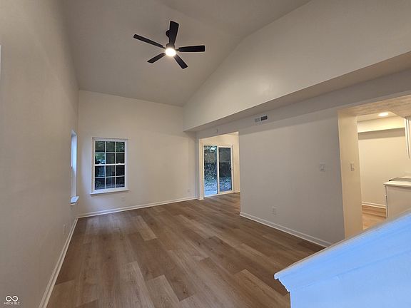 3rd image of 4926 Pembridge Dr