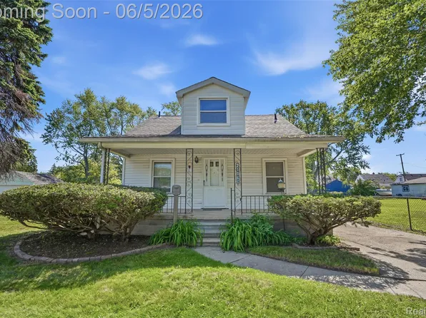 21966 Curie Ave, Warren, MI 48091