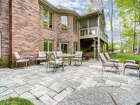 4th image of 5922 Squirrelsnest Ln