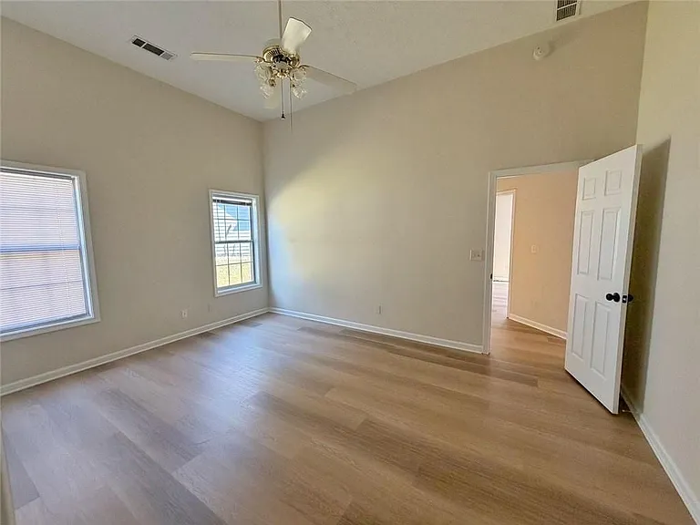 902 Conners Cv — Photo 7