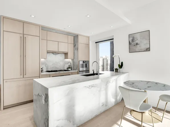 138 East 50th Street image 32 of 69