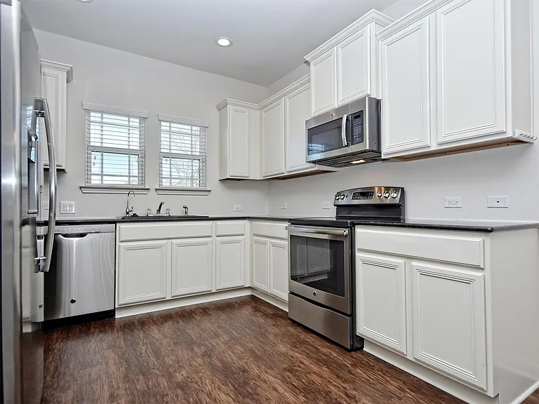 18301 Mammoth Cave Blvd — Photo 9