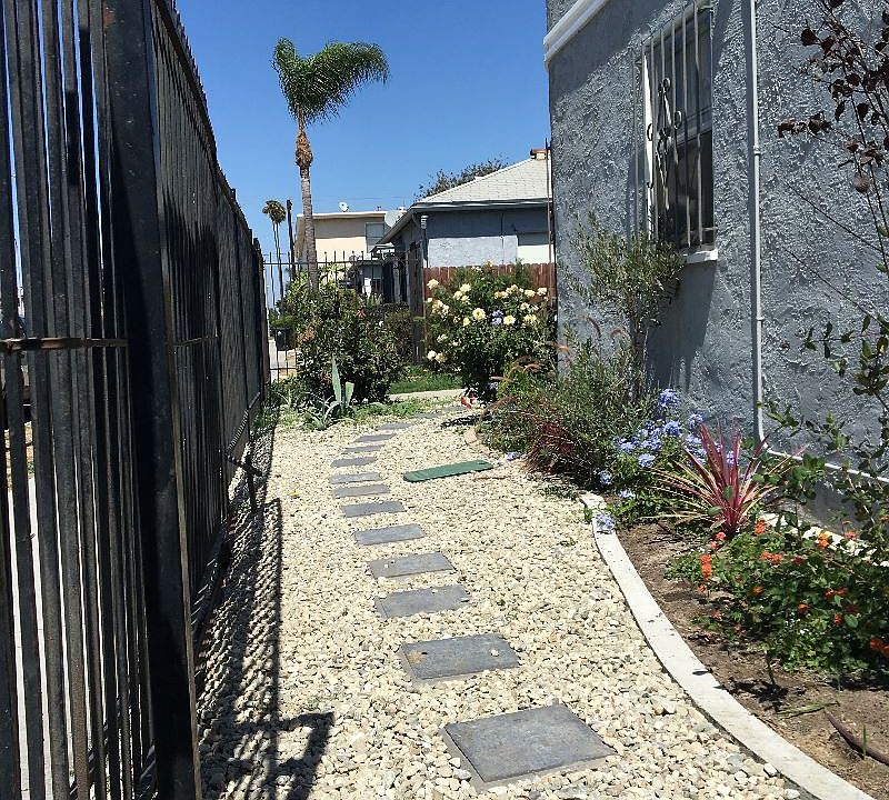 1st image of 6518 1/2 S Victoria Ave