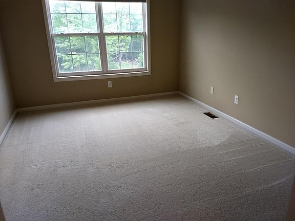 3rd image of 2883 Barclay Way
