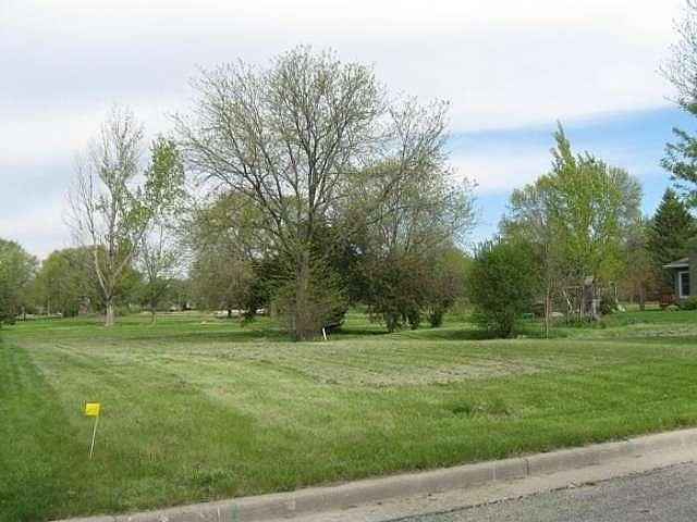 2nd image of 573 Fairway Cir