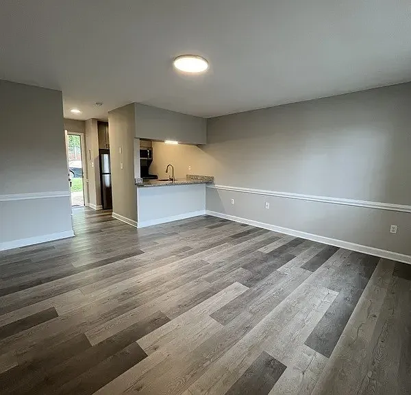 585 Starlight Dr #14 — Photo 3