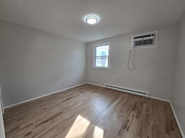 33 Adams St #11L