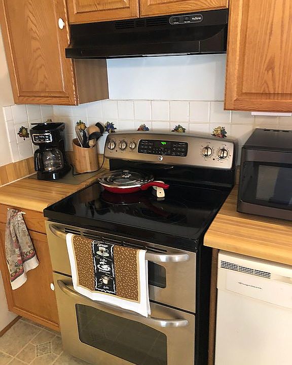 1st image of 9536 Walnut Dr