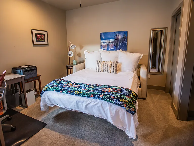 1114 Agate Ln — Photo 3