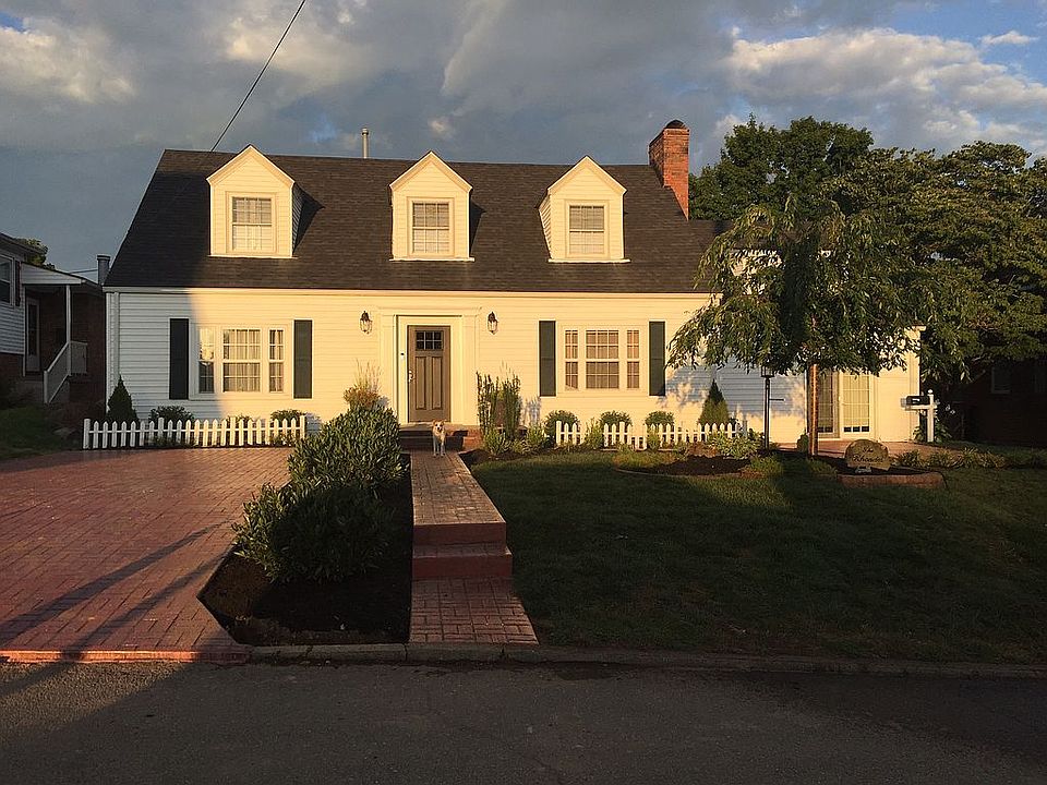 2nd image of 108 Green Oak Dr