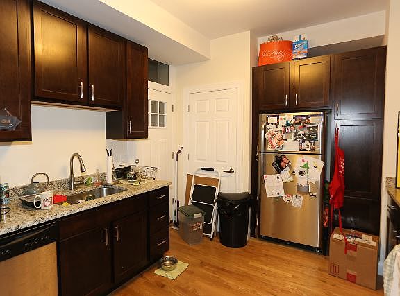 4th image of 2506 W Argyle St #4