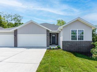 1502 W Parkview Ave, Ozark, MO 65721