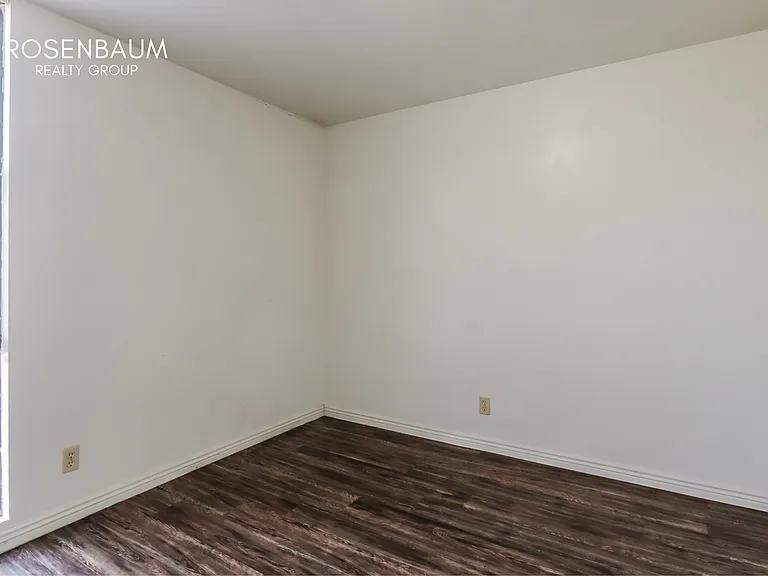 Miramonte Apartments- — Photo 16
