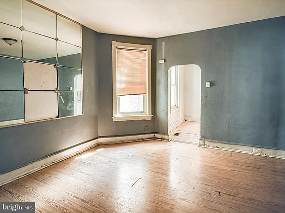 4th image of 5214 Reinhard St