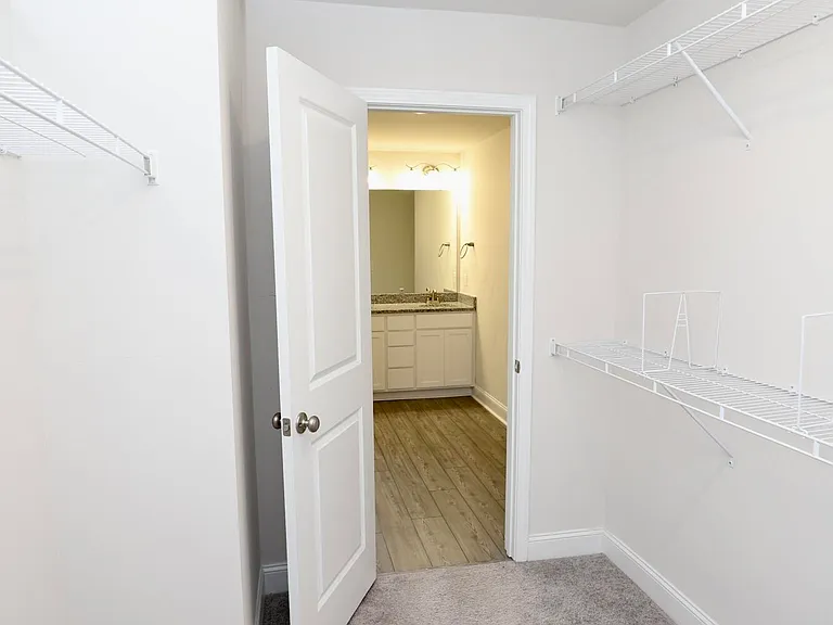 870 Curlew Cir — Photo 49