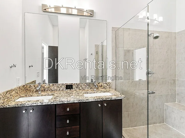 201 S Howard St SE #3 — Photo 9