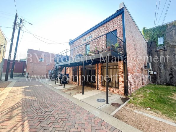 112 W Knox St
