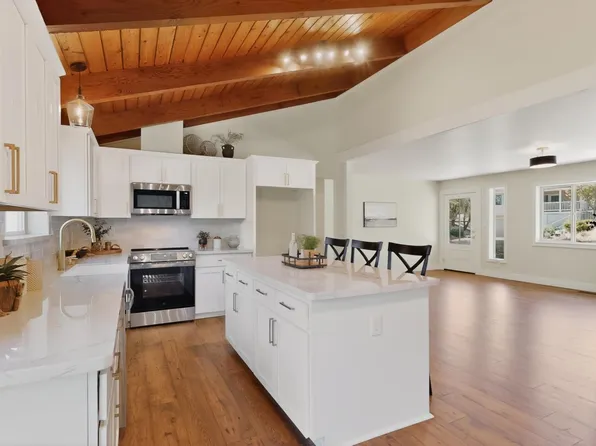 18082 Hummingbird Dr, Penn Valley, CA 95946