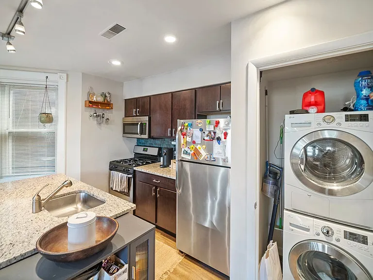 159 W Goethe St — Photo 21