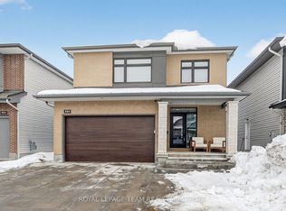 988 Beckton Hts, Ottawa, ON K2S 2X6