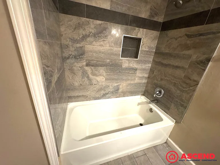 821 Oregon St — Photo 12