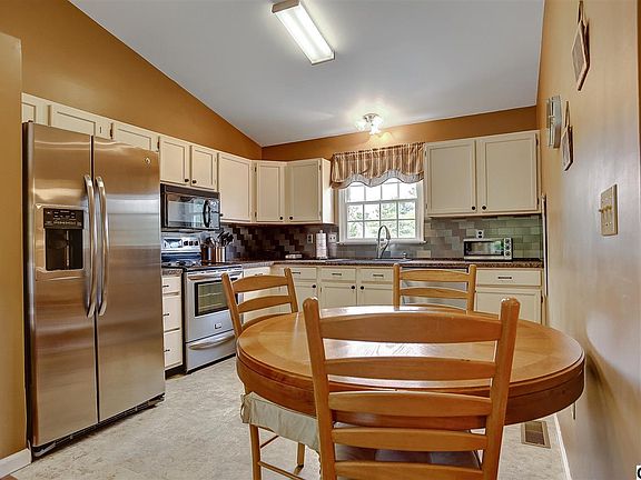4th image of 2228 Gorse Dr