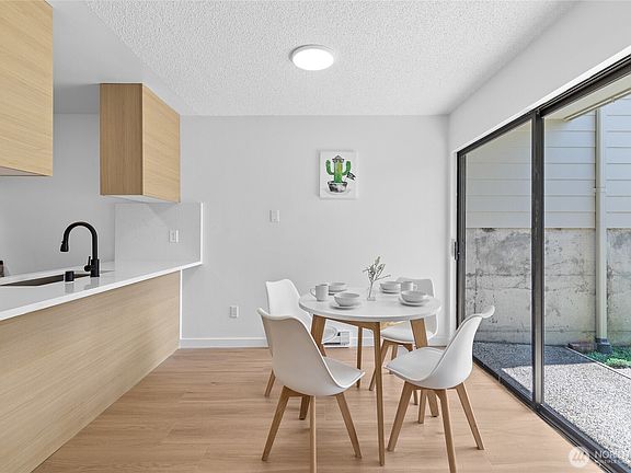 5th image of 22707 Lakeview Drive #G2