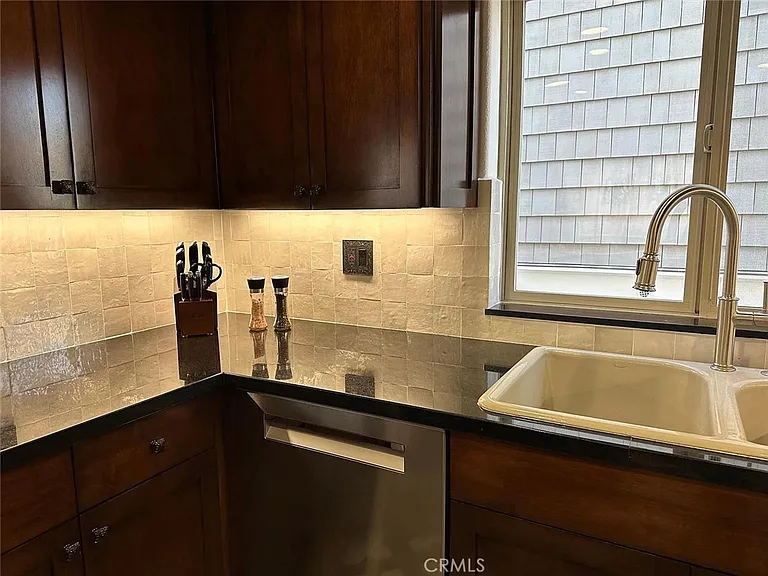 610 Orchid Ave #1/2 — Photo 6