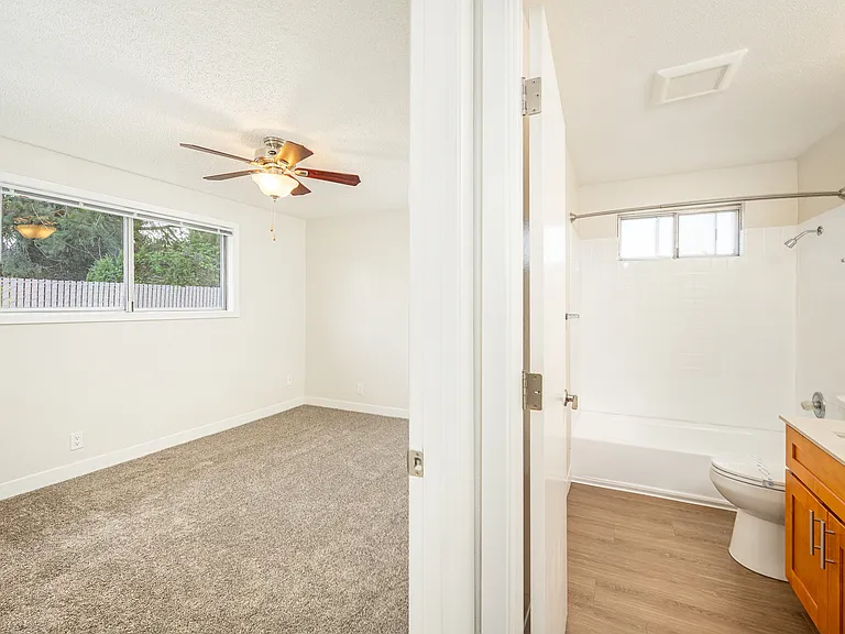 Hopkins Horizon Apartments — Photo 26
