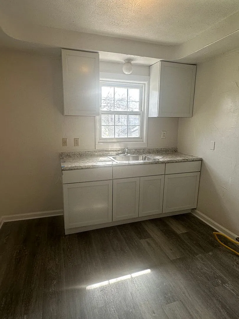 Building Photo - 3641 Ingleside