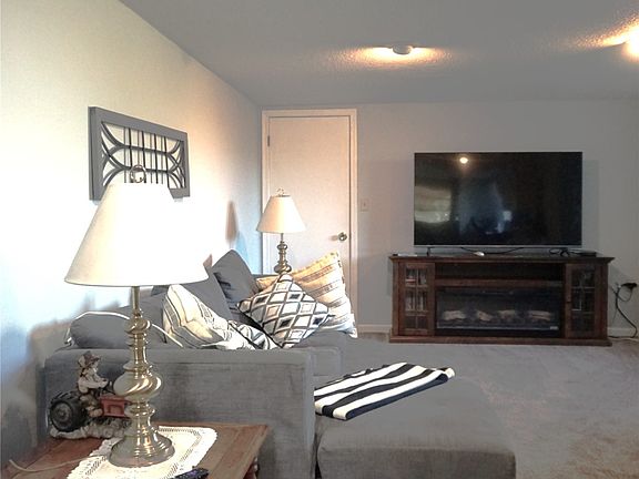 4th image of 2352 Bevington Park Rd