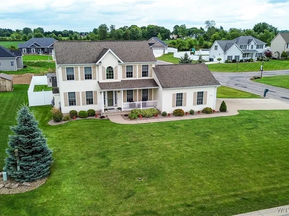 3305 Colleen Ter, Sanborn, NY 14132