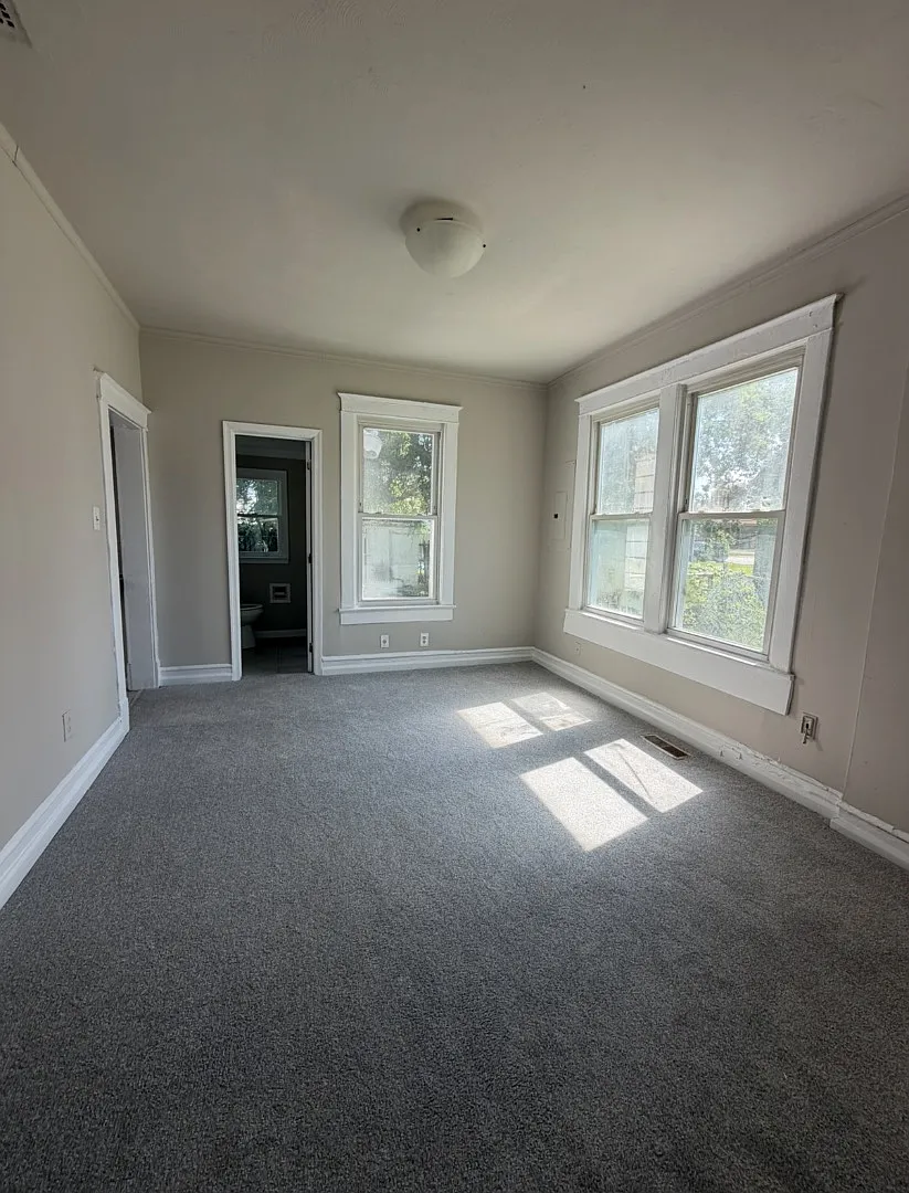 2510 Marshall Ave — Photo 4