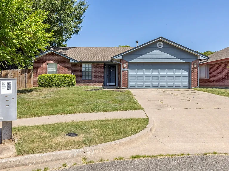 2101 Harbor Dr — Photo 2