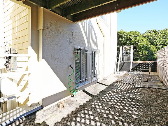 3rd image of 801 Haight St #2