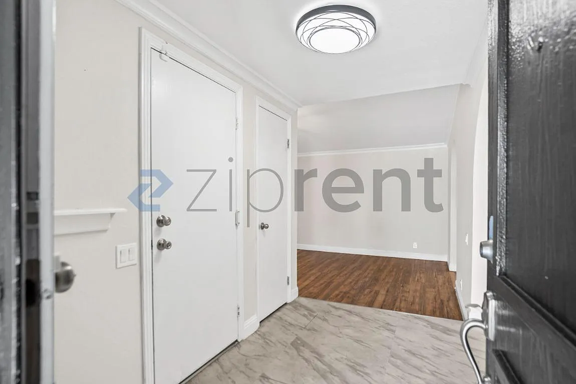 4 bed, 1380 sqft, $5,066 — Photo 4