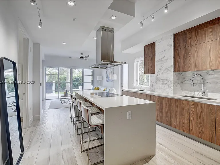 155 E Boca Raton Rd #Townhouse 1 — Photo 1