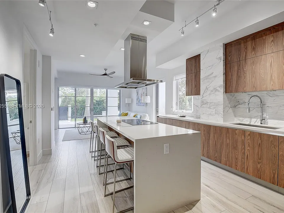 155 E Boca Raton Rd #Townhouse 1