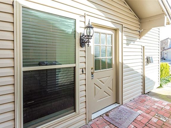 4th image of 5019 Burlingame Dr