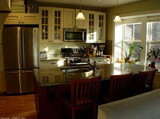 627 Chapel St APT 2B, New Haven, CT 06511