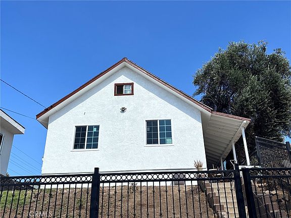 2nd image of 1153 Euclid Ave