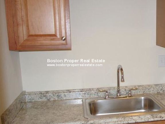 25 Park Dr. #22 Boston - Fenway Unit Photo 5