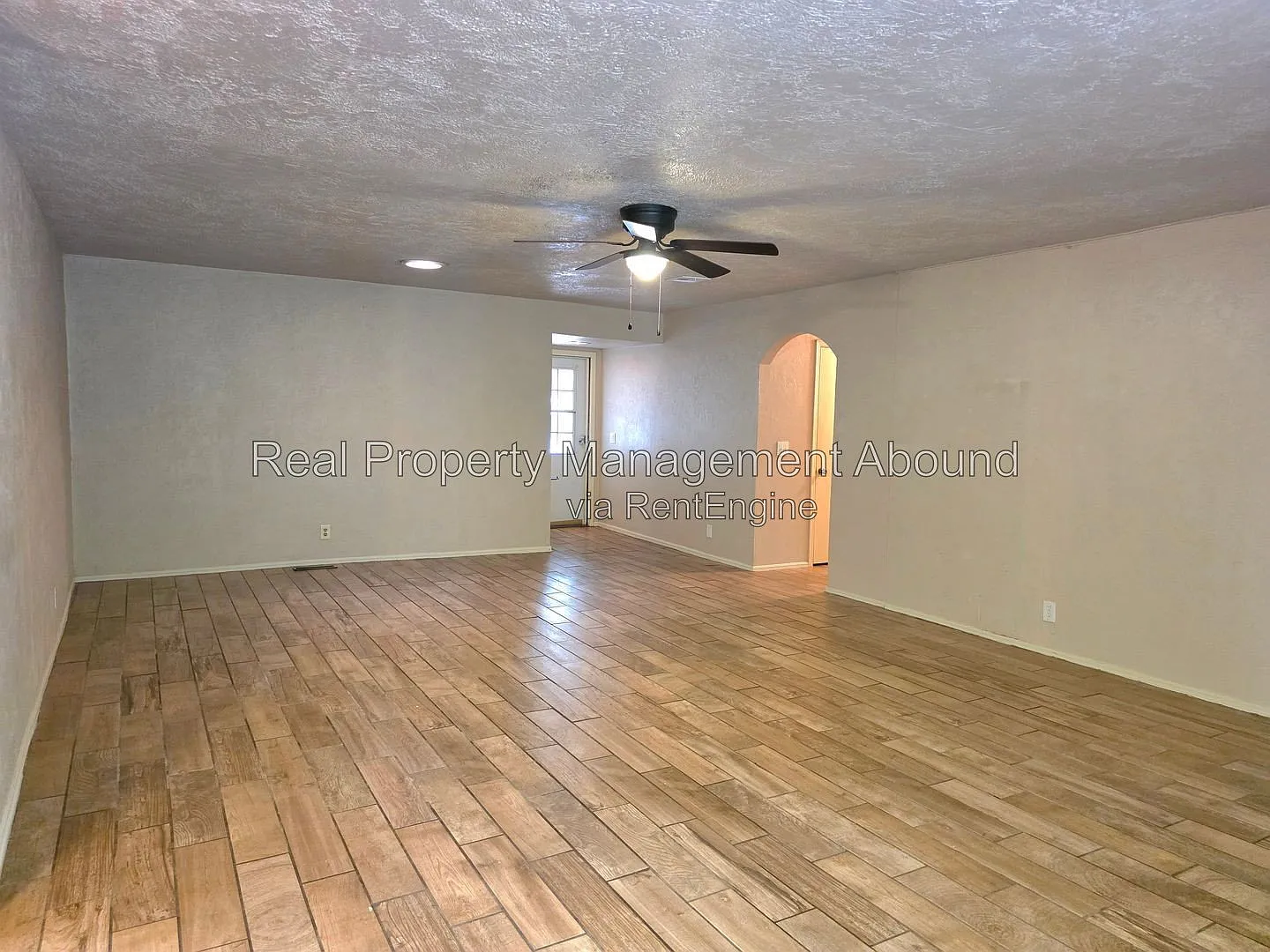 3 bed, 2.0 bath, 1500 sqft, $1,500 — Photo 3
