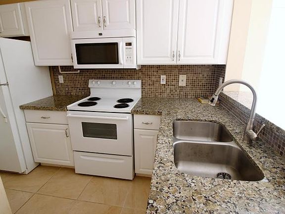 2nd image of 4855 Via Palm Lakes #901
