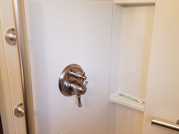 5th image of 44 West St