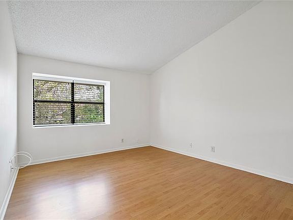 5th image of 4904 NW 82nd Ave