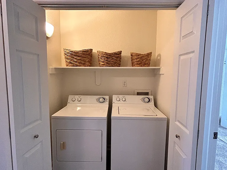 1044 Fords Pointe Cir #1044 — Photo 7