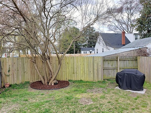 3rd image of 2315 Greenway Ave